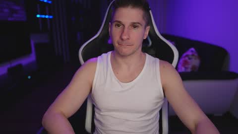 Snapshot of dorianreyes chatting on 04/19/26, 10:56 Dorian Reyes online show from 04/19/26, 10:56