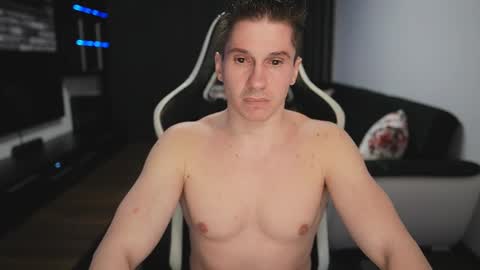 Snapshot of dorianreyes chatting on 05/02/26, 01:43 Dorian Reyes online show from 05/02/26, 01:43