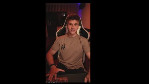 Snapshot of dorianreyes chatting on 07/26/26, 12:52 Dorian Reyes online show from 07/26/26, 12:52