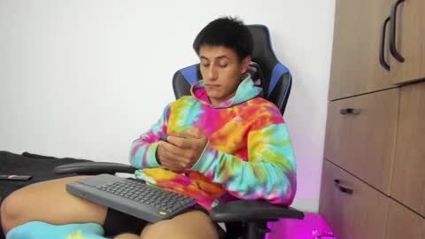 Snapshot of dorman_boy chatting on 11/17/25, 11:32 dorman_boy online show from 11/17/25, 11:32