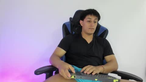 Snapshot of dorman_boy chatting on 12/16/25, 03:11 dorman_boy online show from 12/16/25, 03:11