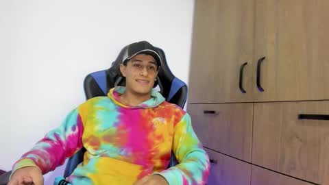 Snapshot of dorman_boy chatting on 12/22/25, 03:25 dorman_boy online show from 12/22/25, 03:25