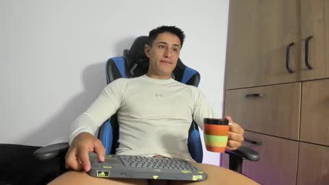 Snapshot of dorman_boy chatting on 03/04/26, 03:01 dorman_boy online show from 03/04/26, 03:01