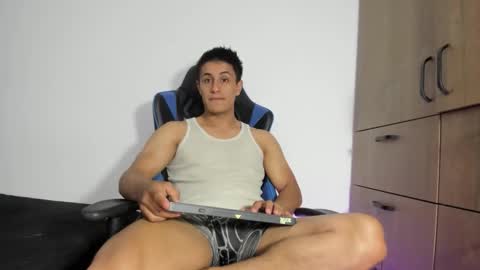 Snapshot of dorman_boy chatting on 03/20/26, 02:38 dorman_boy online show from 03/20/26, 02:38