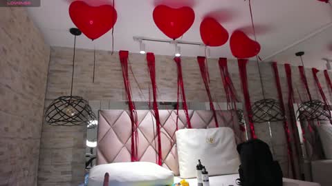  DOROTHY online show from 02/08/25, 04:03