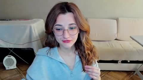 Snapshot of dorotty_ chatting on 05/25/26, 01:00 Your Dorotty online show from 05/25/26, 01:00