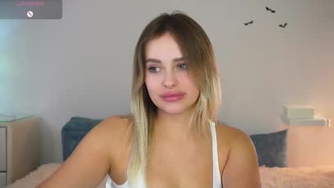 Snapshot of dorretangel chatting on 11/23/25, 02:17 Amy online show from 11/23/25, 02:17