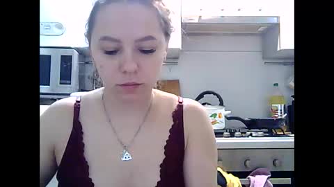 Snapshot of dorrie_ann chatting on 12/23/24, 05:28 Dorrie Ann online show from 12/23/24, 05:28