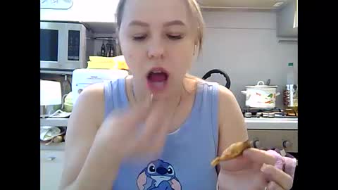 Snapshot of dorrie_ann chatting on 12/28/24, 12:35 Dorrie Ann online show from 12/28/24, 12:35