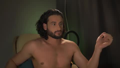 Snapshot of double_luckystrike chatting on 11/10/25, 08:30 Keen online show from 11/10/25, 08:30