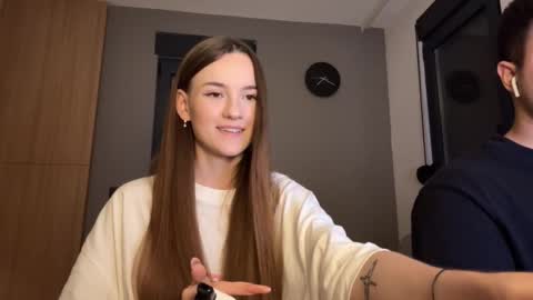 Snapshot of double_sun chatting on 10/16/25, 06:20 Alice and Mark online show from 10/16/25, 06:20