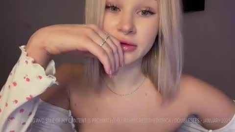 MOLLYYYY dont forget to give me a thumb up online show from 01/19/25, 10:06