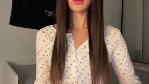 MOLLYYYY dont forget to give me a thumb up online show from 09/23/25, 02:58