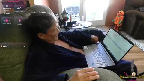 Double Trouble online show from 10/27/25, 04:55