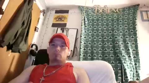 Snapshot of dougiebisme chatting on 04/28/26, 02:21 dougiebisme online show from 04/28/26, 02:21