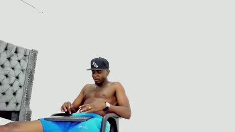 DOUGLAS online show from 10/16/25, 01:12