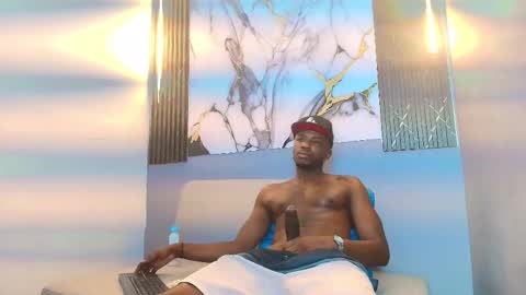 DOUGLAS online show from 12/02/25, 12:05