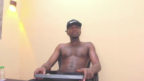 DOUGLAS online show from 12/05/25, 12:08