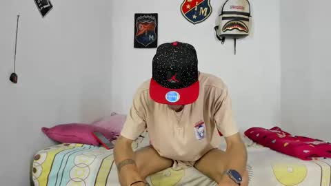 Snapshot of douglas_gallegos chatting on 12/10/24, 08:27 douglas_gallegos online show from 12/10/24, 08:27