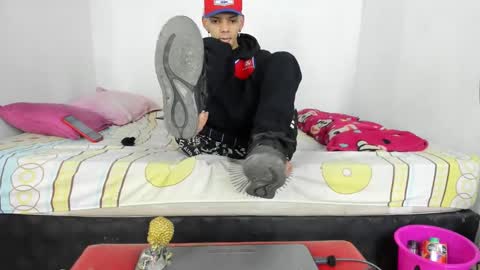 Snapshot of douglas_gallegos chatting on 12/12/24, 04:48 douglas_gallegos online show from 12/12/24, 04:48