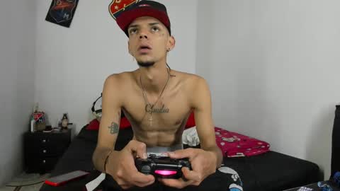 Snapshot of douglas_gallegos chatting on 01/15/25, 07:23 douglas_gallegos online show from 01/15/25, 07:23