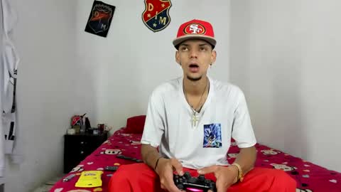 Snapshot of douglas_gallegos chatting on 01/19/25, 09:45 douglas_gallegos online show from 01/19/25, 09:45