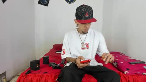 Snapshot of douglas_gallegos chatting on 02/18/25, 05:09 douglas_gallegos online show from 02/18/25, 05:09