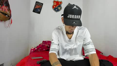 Snapshot of douglas_gallegos chatting on 02/26/25, 12:49 douglas_gallegos online show from 02/26/25, 12:49