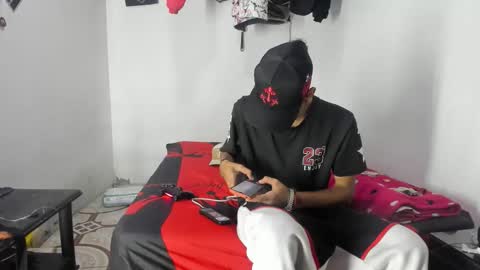 Snapshot of douglas_gallegos chatting on 03/29/26, 06:35 douglas_gallegos online show from 03/29/26, 06:35