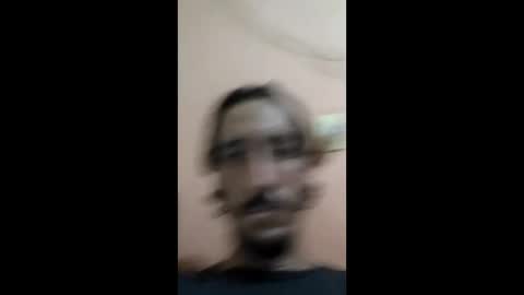 Snapshot of douiqui chatting on 12/20/25, 11:28 douiqui online show from 12/20/25, 11:28