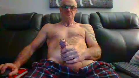 doum1122 online show from 02/24/25, 02:51