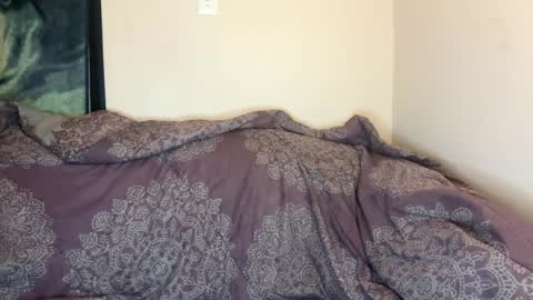 Snapshot of dove_love22 chatting on 10/11/25, 12:10 dove_love22 online show from 10/11/25, 12:10