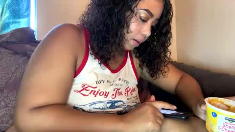 Snapshot of dove_love22 chatting on 10/26/25, 03:51 dove_love22 online show from 10/26/25, 03:51