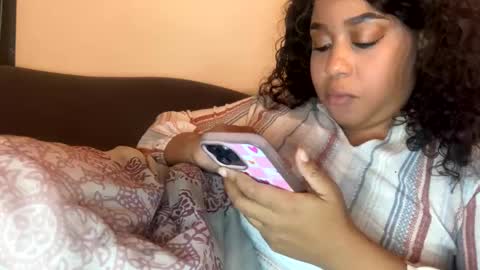 Snapshot of dove_love22 chatting on 11/04/25, 04:33 dove_love22 online show from 11/04/25, 04:33