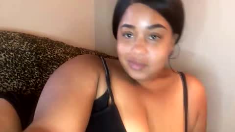 Snapshot of dove_love22 chatting on 11/09/25, 04:27 dove_love22 online show from 11/09/25, 04:27