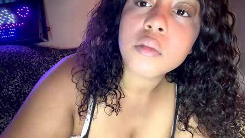 Snapshot of dove_love22 chatting on 11/14/25, 04:06 dove_love22 online show from 11/14/25, 04:06