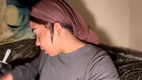 Snapshot of dove_love22 chatting on 12/17/25, 02:39 dove_love22 online show from 12/17/25, 02:39