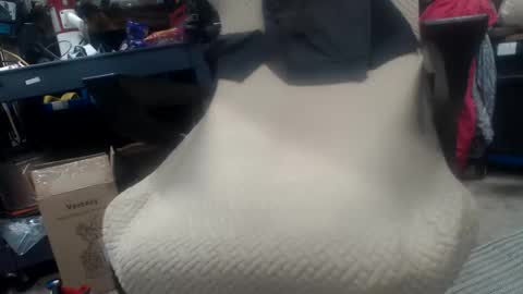 Snapshot of down4dakrown chatting on 04/19/26, 11:42 DOWN4DAKROWN online show from 04/19/26, 11:42