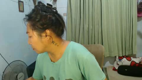 Snapshot of doyouwantme143 chatting on 10/02/25, 09:49 doyouwantme143 online show from 10/02/25, 09:49