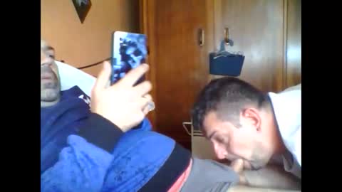 Snapshot of dr_house1 chatting on 10/14/25, 09:43 dr_house1 online show from 10/14/25, 09:43