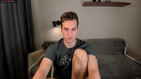 Snapshot of dr_your_dream chatting on 10/16/25, 08:43 Mervin online show from 10/16/25, 08:43