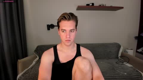 Snapshot of dr_your_dream chatting on 10/27/25, 10:03 Mervin online show from 10/27/25, 10:03