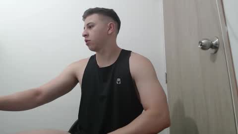 Snapshot of draco_boy2000 chatting on 11/29/25, 04:21 draco_boy2000 online show from 11/29/25, 04:21