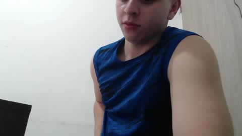 Snapshot of draco_boy2000 chatting on 04/21/26, 01:42 draco_boy2000 online show from 04/21/26, 01:42