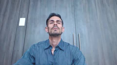 charles online show from 12/18/25, 09:43