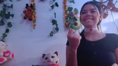 Laura online show from 05/03/26, 01:55