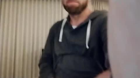 Snapshot of dragon98268 chatting on 11/19/25, 09:31 dragon98268 online show from 11/19/25, 09:31