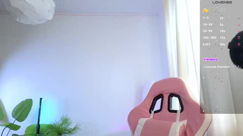 Snapshot of dragon_ink chatting on 11/16/25, 07:03 Lisbeth Salander online show from 11/16/25, 07:03