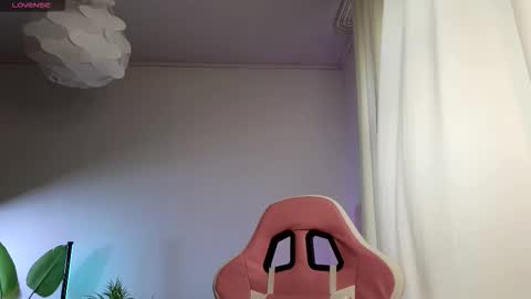 Snapshot of dragon_ink chatting on 11/24/25, 05:51 Lisbeth Salander online show from 11/24/25, 05:51