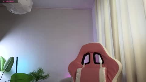 Snapshot of dragon_ink chatting on 12/04/25, 06:23 Lisbeth Salander online show from 12/04/25, 06:23